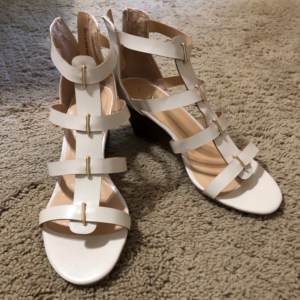 Small white wedge 8